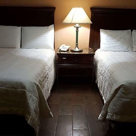 Hotel La Posta Monclova Exteriör bild