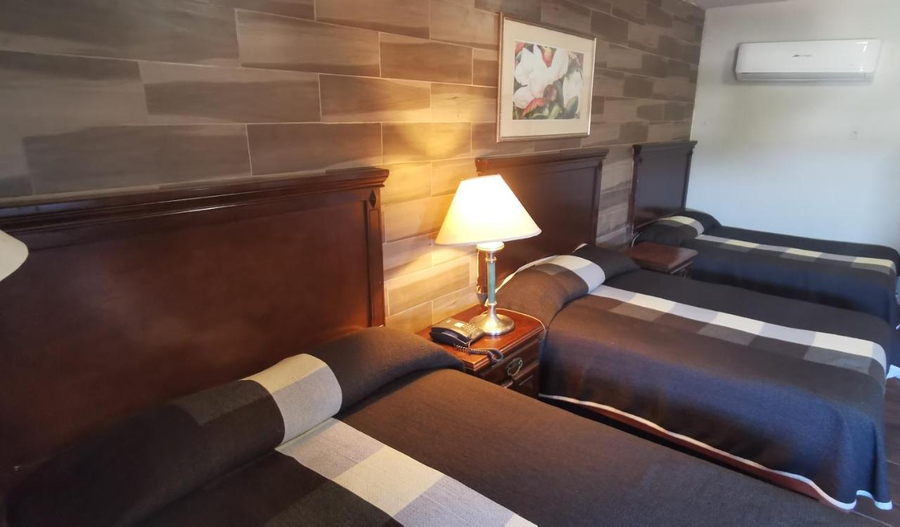 Hotel La Posta Monclova Exteriör bild