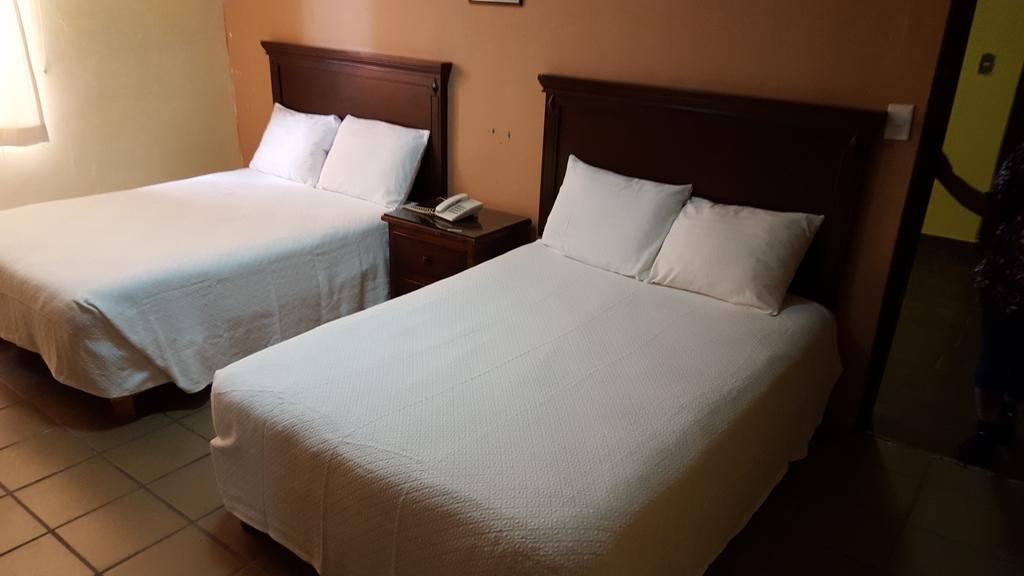 Hotel La Posta Monclova Rum bild